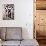 Uralp Royal By Hello Brand (Vorarlberg)