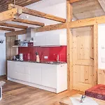 Uralp Royal By Hello Apartment *