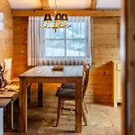 Uralp Royal By Hello Apartment *