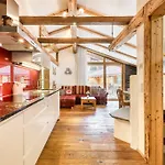 Uralp Royal By Hello Apartment