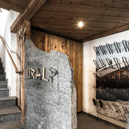 Uralp Royal By Hello