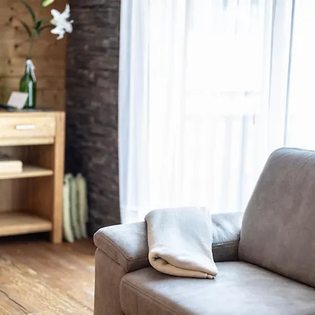 Uralp Royal By Hello Apartment