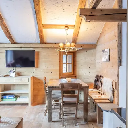 Apartment Uralp Royal *