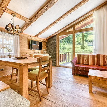 Apartament Uralp Royal *