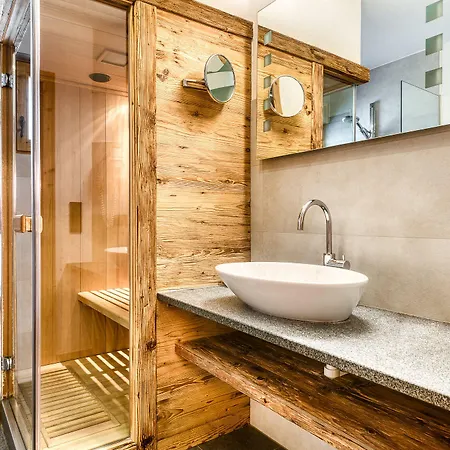 Uralp Royal By Hello Apartamento